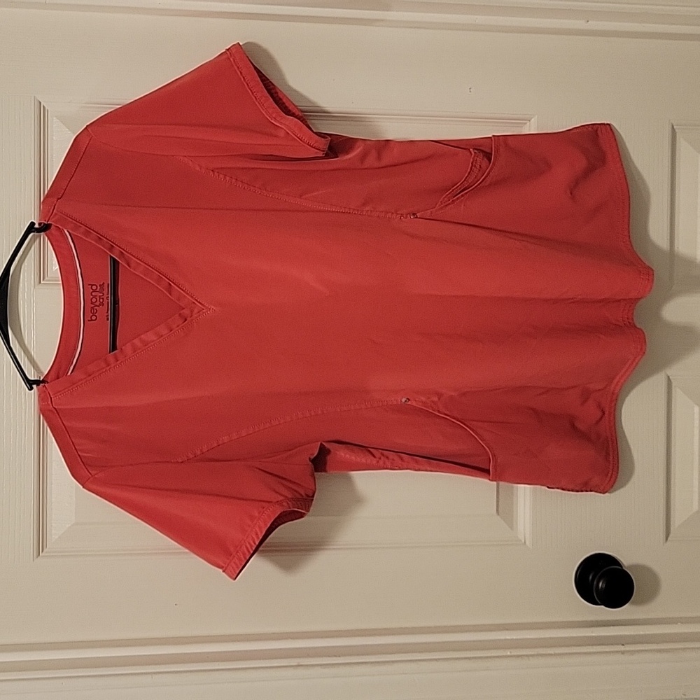 Beyond Scrubs, Scrub Top XL Coral Color